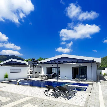 Villa / Kayakoey Villalari *